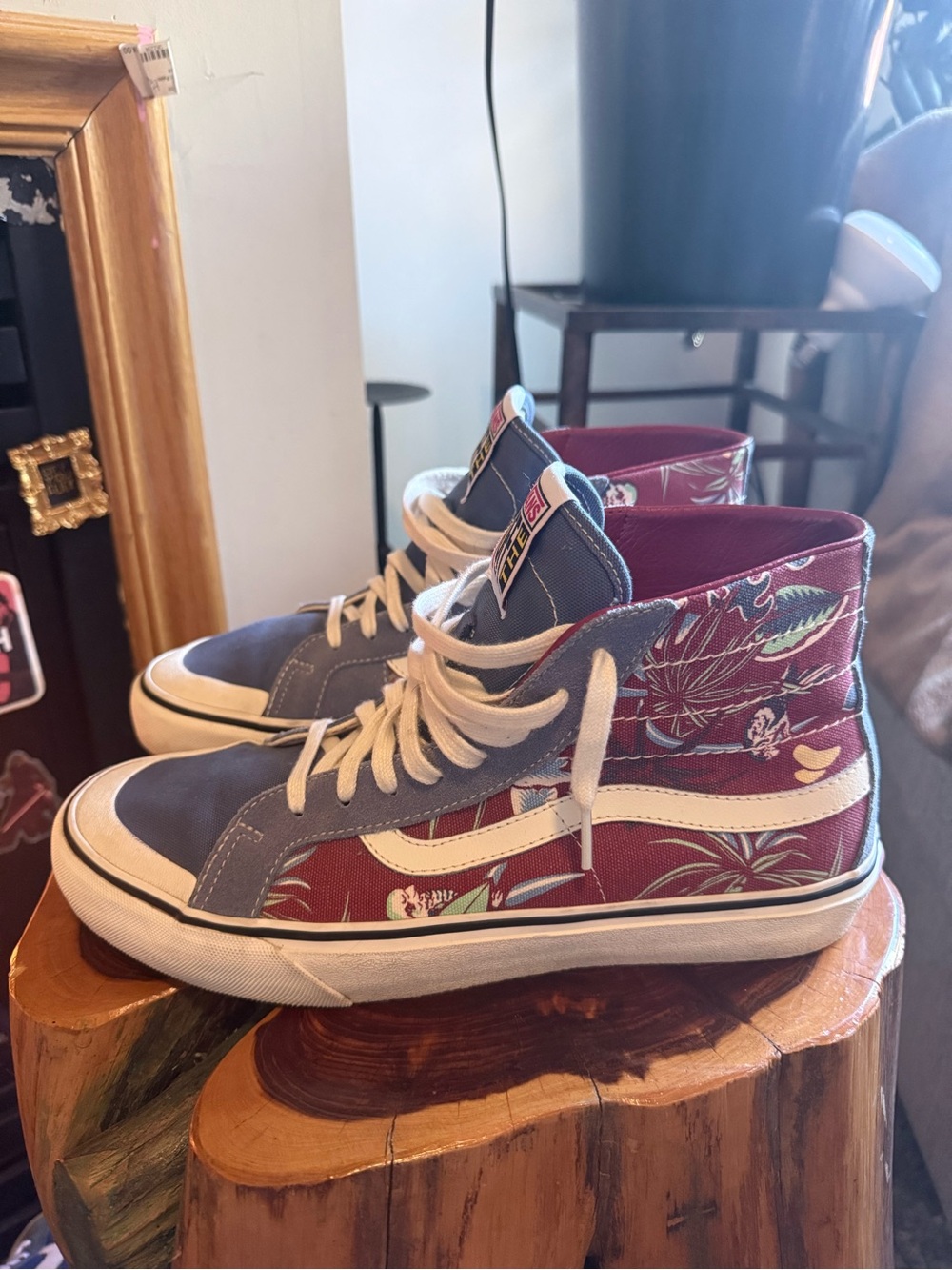 Vans Sk8-Hi Floral High Tops Mens size 10! In like New condition